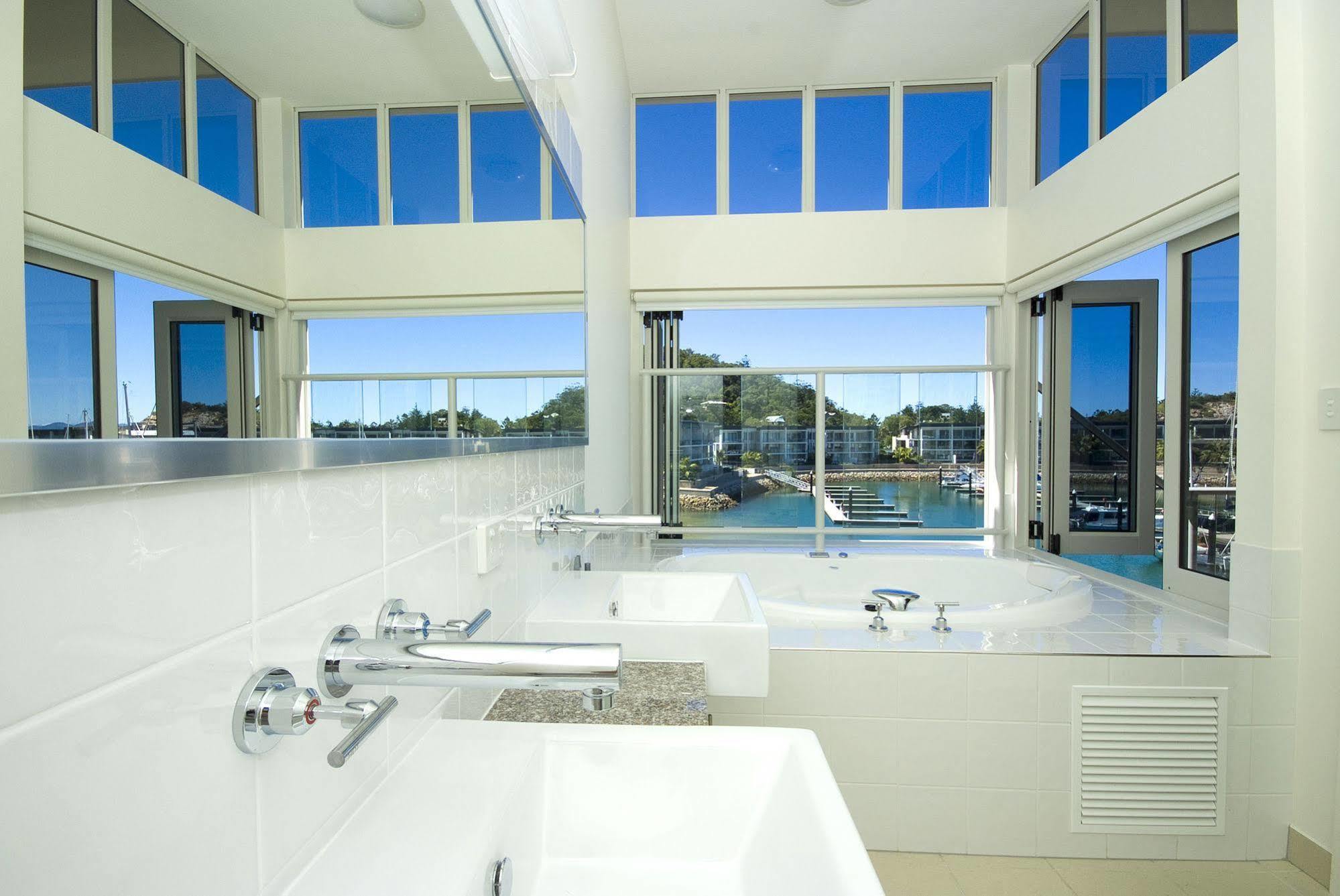 Beachside Magnetic Harbour Apartments Nelly Bay Eksteriør billede