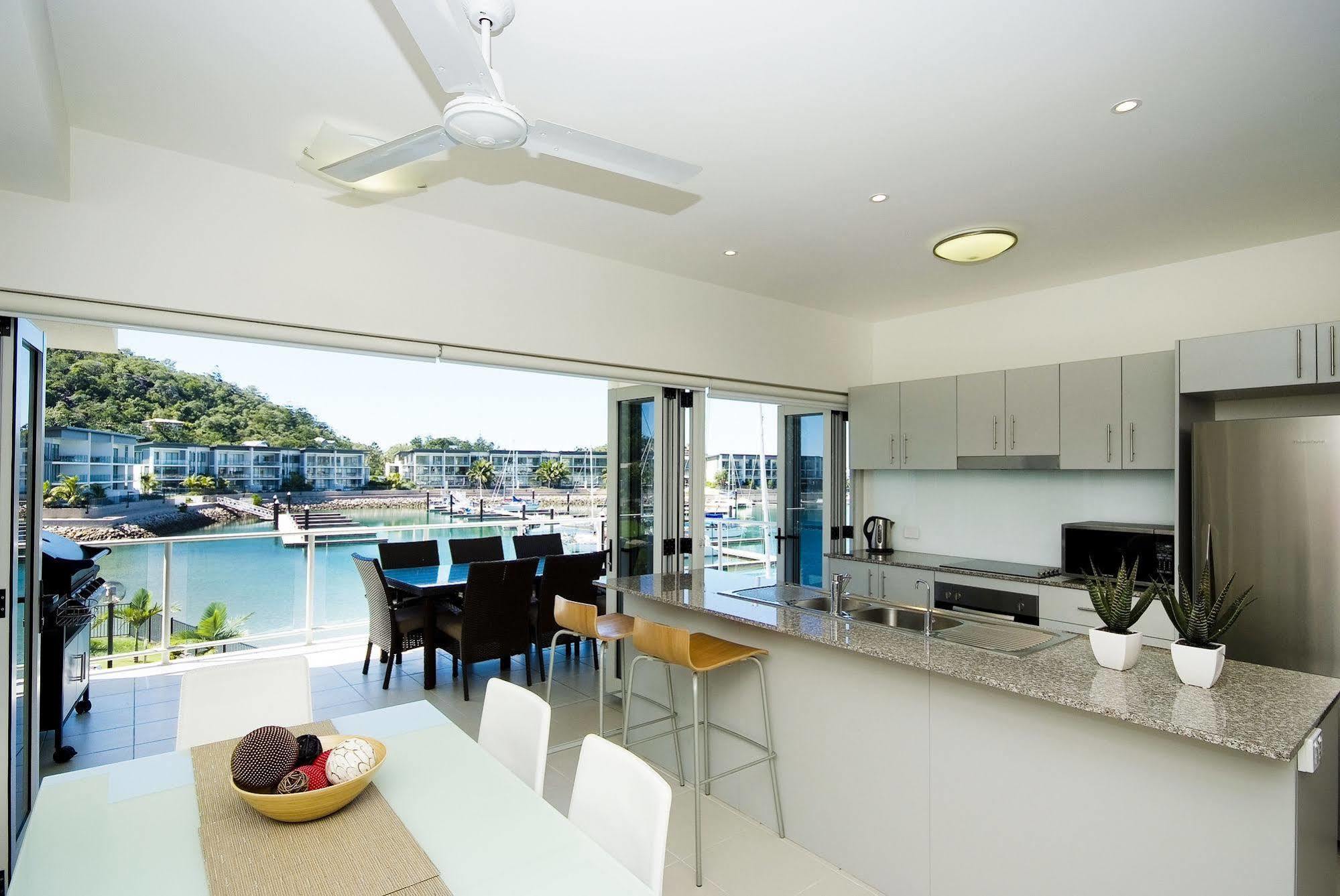 Beachside Magnetic Harbour Apartments Nelly Bay Eksteriør billede